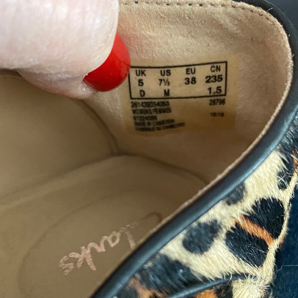 Clarks Leopard Print Flats - Picture 8 of 8
